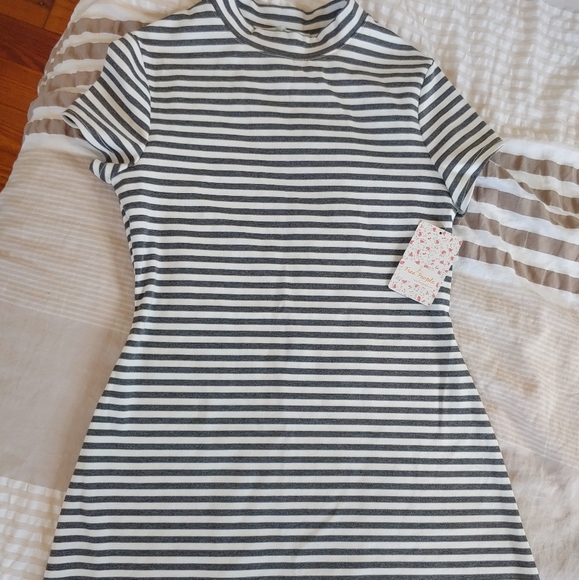 Free people - Picture 1 of 2